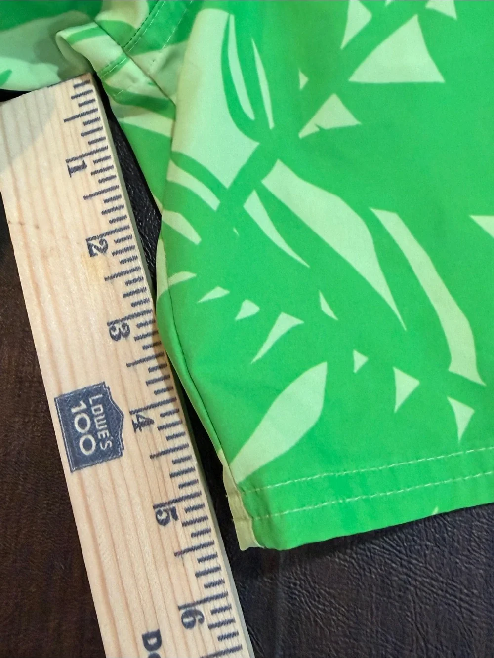 Vineyard Vines Kids Neon Green Palm Print Chappy Swim Trunks Sz M (12-14)